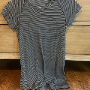 LULULEMON swiftly!! Rare color!